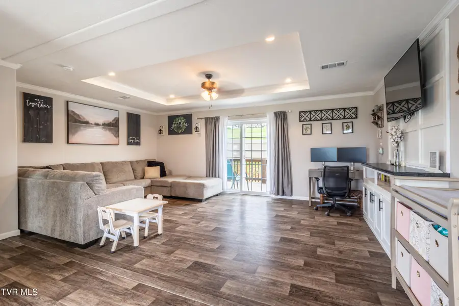 616 Towers Drive, Dandridge, TN 37725 - Image #2