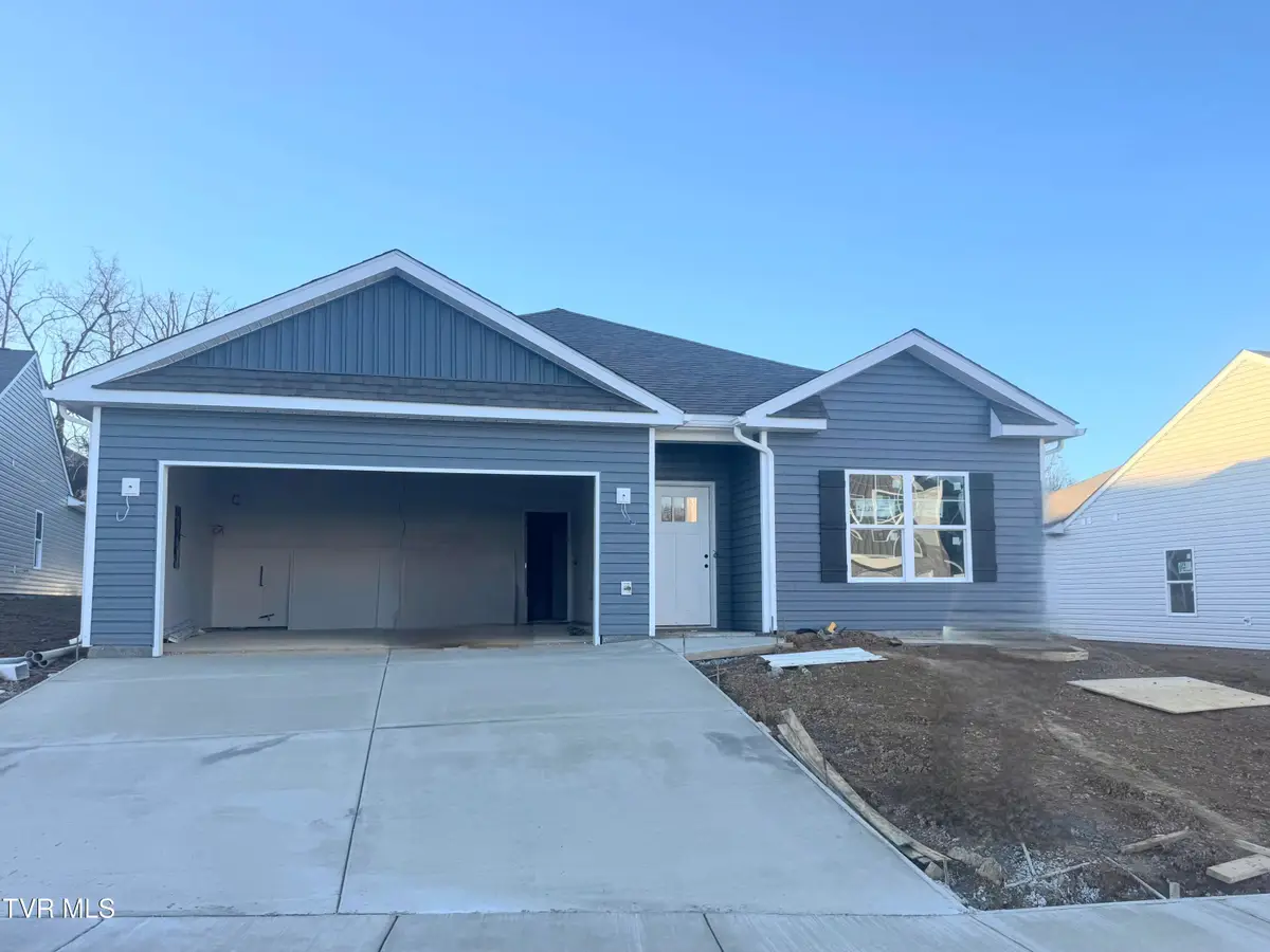 686 Saint Andrews Drive, Kingsport, TN 37664 - Image #1