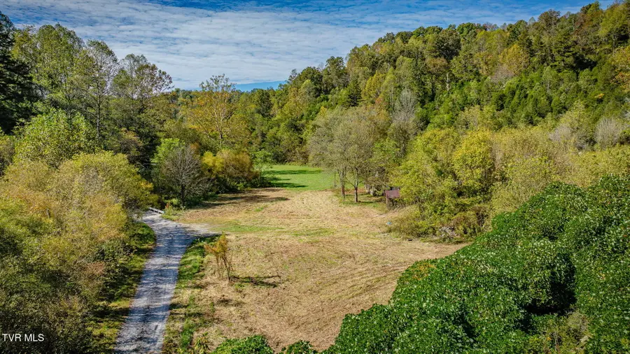 413 Willow Branch Road, Bristol, VA 24201 - Image #2