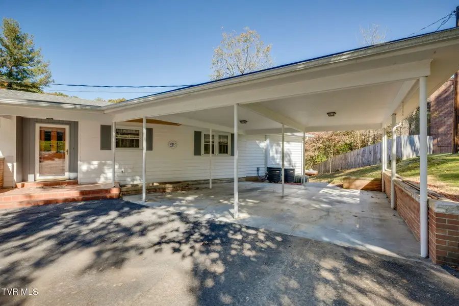 325 Hidden Valley Road, Bristol, TN 37620 - Image #3