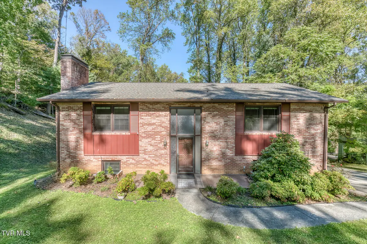 1735 Charlotte Drive, Elizabethton, TN 37643 - Image #1