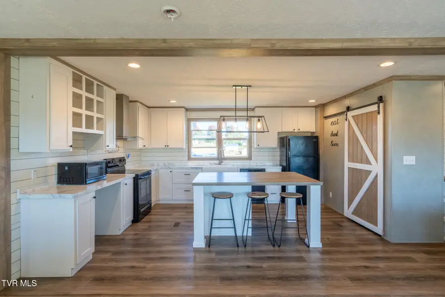 395 Ebenezer Loop, Chuckey, TN 37641 - Image #2