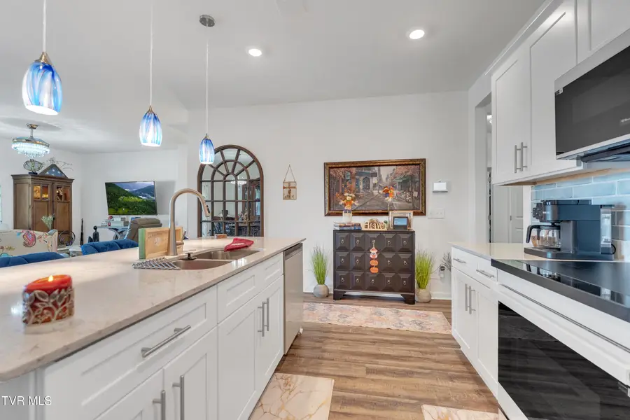 1702 Fox Meadows Circle, Bluff City, TN 37618 - Image #3