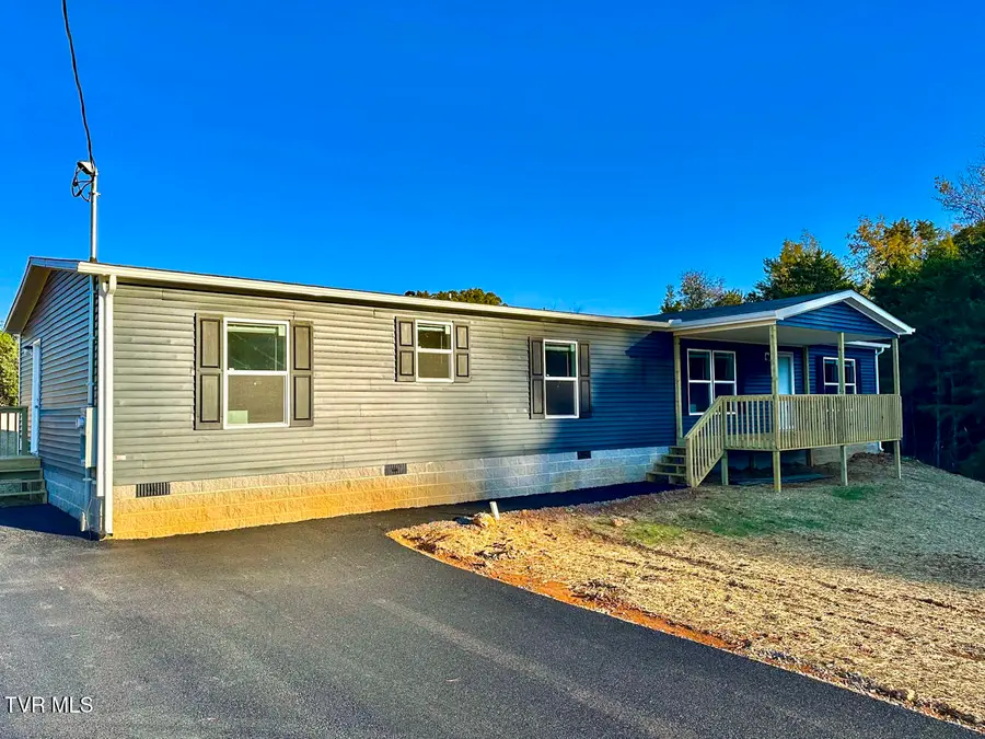 343 Bungalow Drive, Dandridge, TN 37725 - Image #3