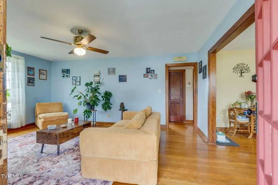 111 Old Stage Road, Surgoinsville, TN 37873 - Image #3