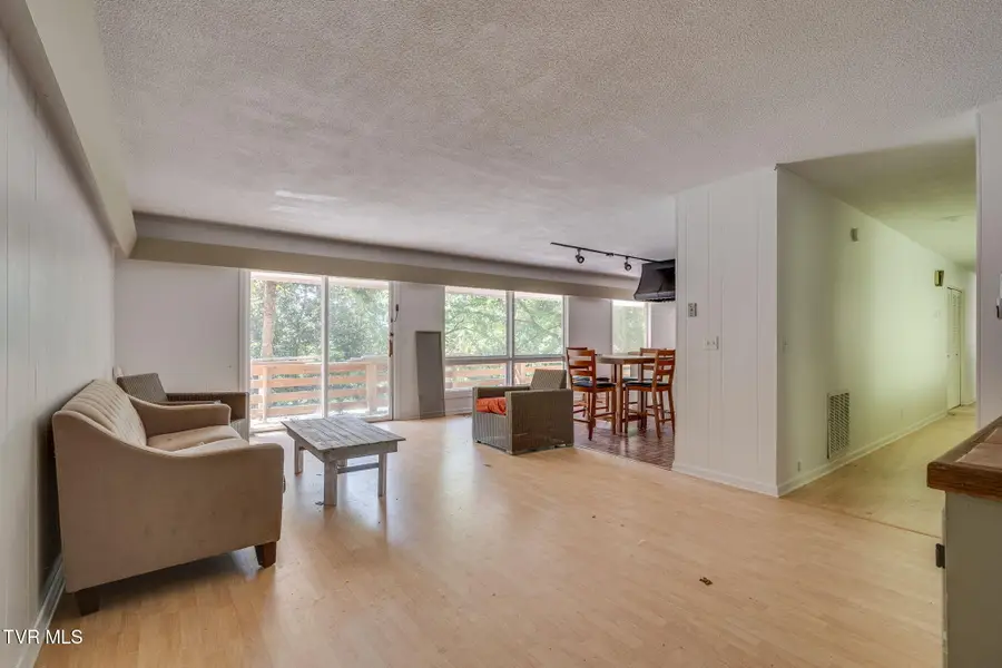 2 Rovan Circle, Johnson City, TN 37601 - Image #2