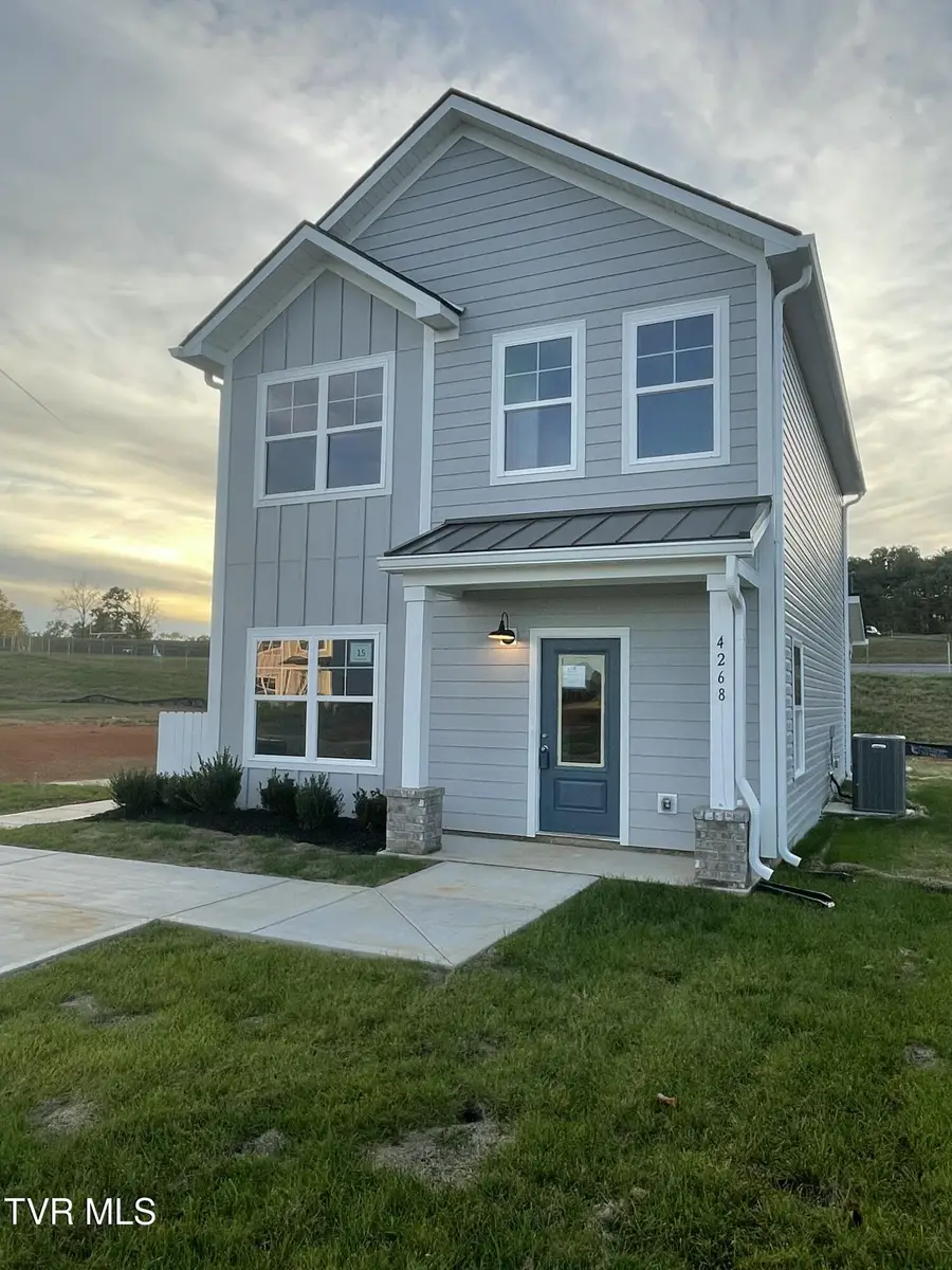 4268 Gambrel Oaks St, Blountville, TN 37617 - Image #3