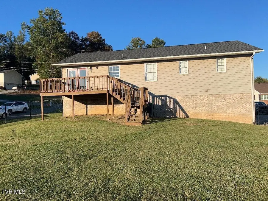 153 Nicole Drive, Mount Carmel, TN 37645 - Image #3