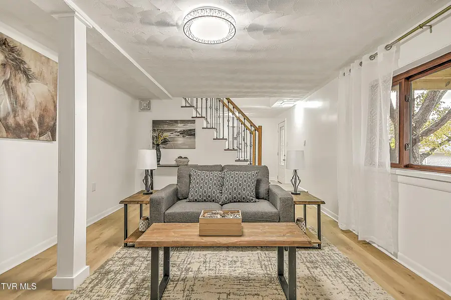 425 Seminole Road, Bristol, VA 24201 - Image #3