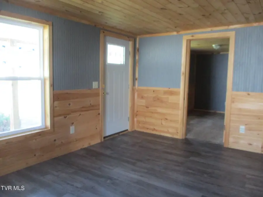 128 Butler Lane, Mountain City, TN 37683 - Image #2