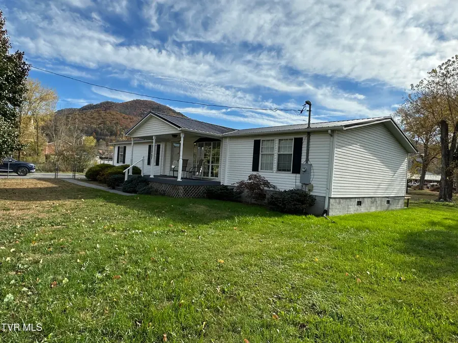 112 Crook Street, Hampton, TN 37658 - Image #2