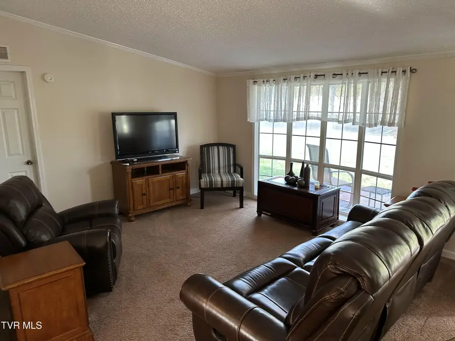 112 Crook Street, Hampton, TN 37658 - Image #3