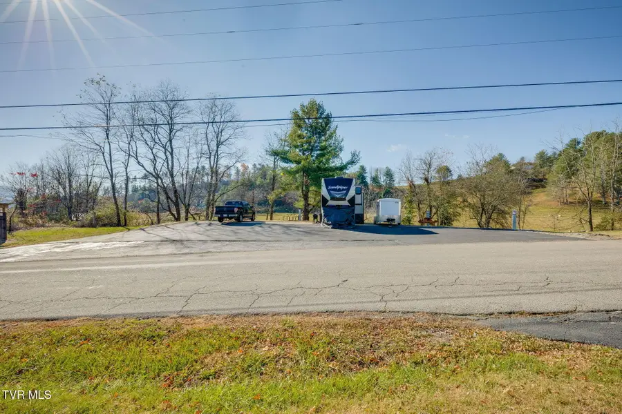 177 Hospital Road, Mountain City, TN 37683 - Image #2