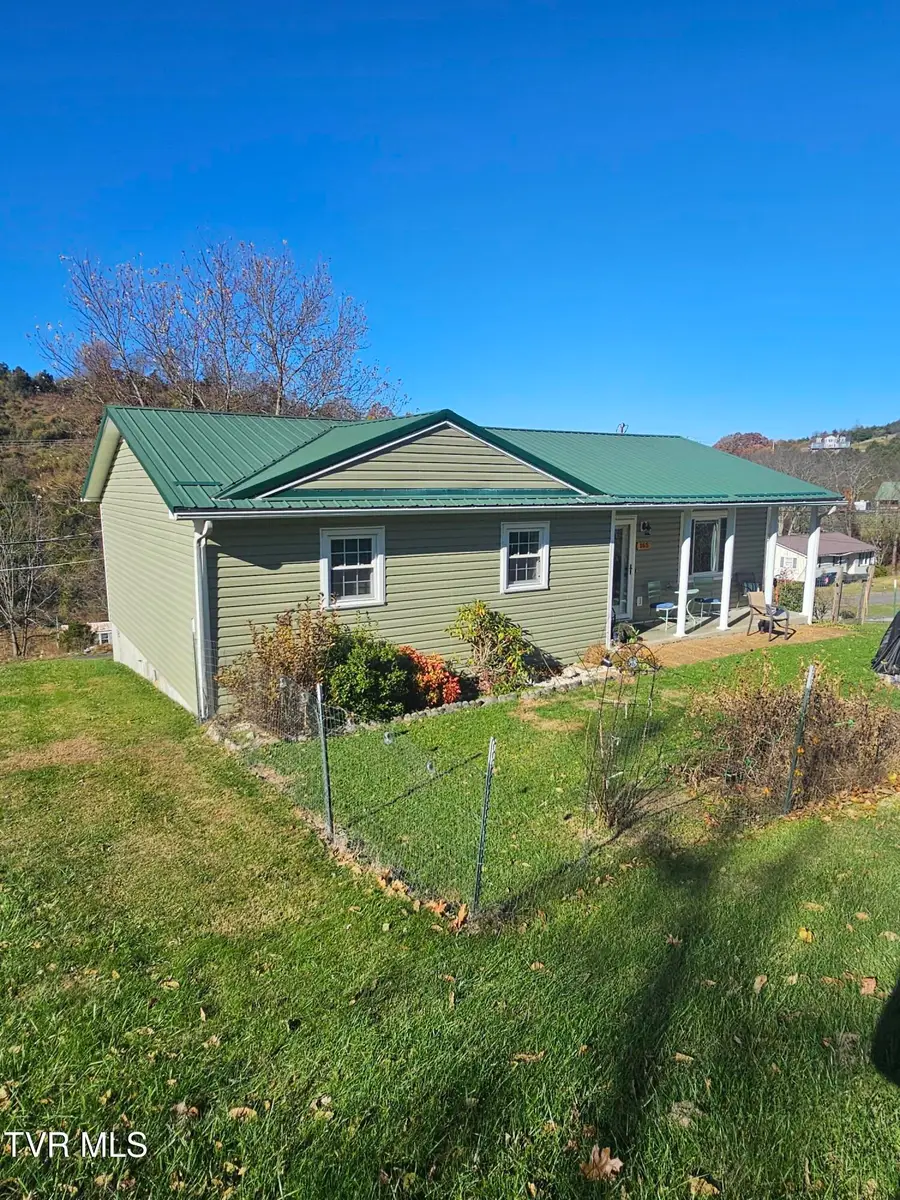 165 Sun Valley Street, Cedar Bluff, VA 24609 - Image #2