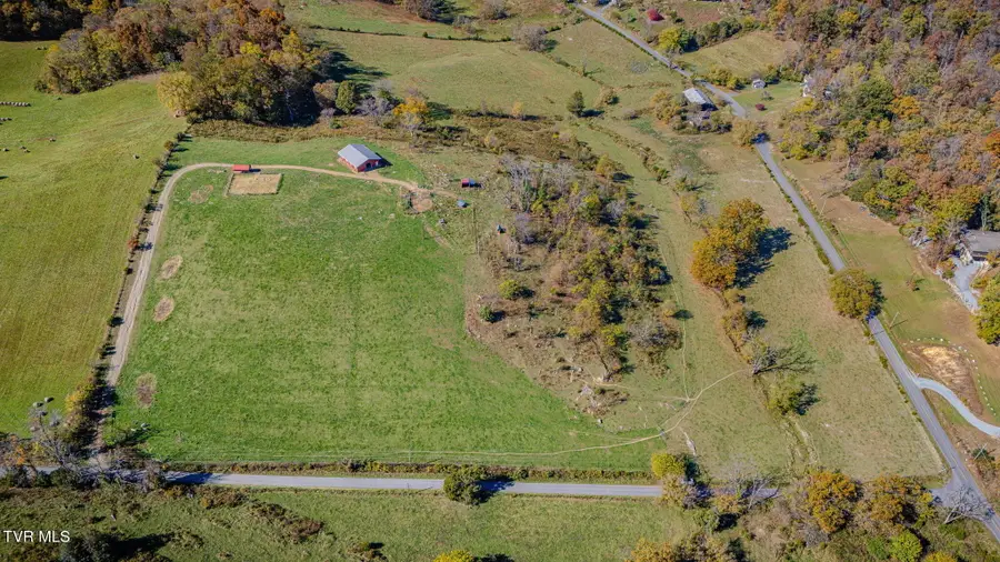 955 Sycamore Shoals Drive, Elizabethton, TN 37643 - Image #3