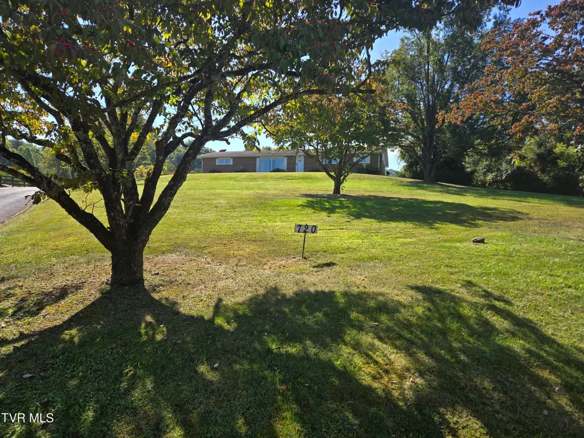 720 North Mohawk Drive, Erwin, TN 37650 - Image #1