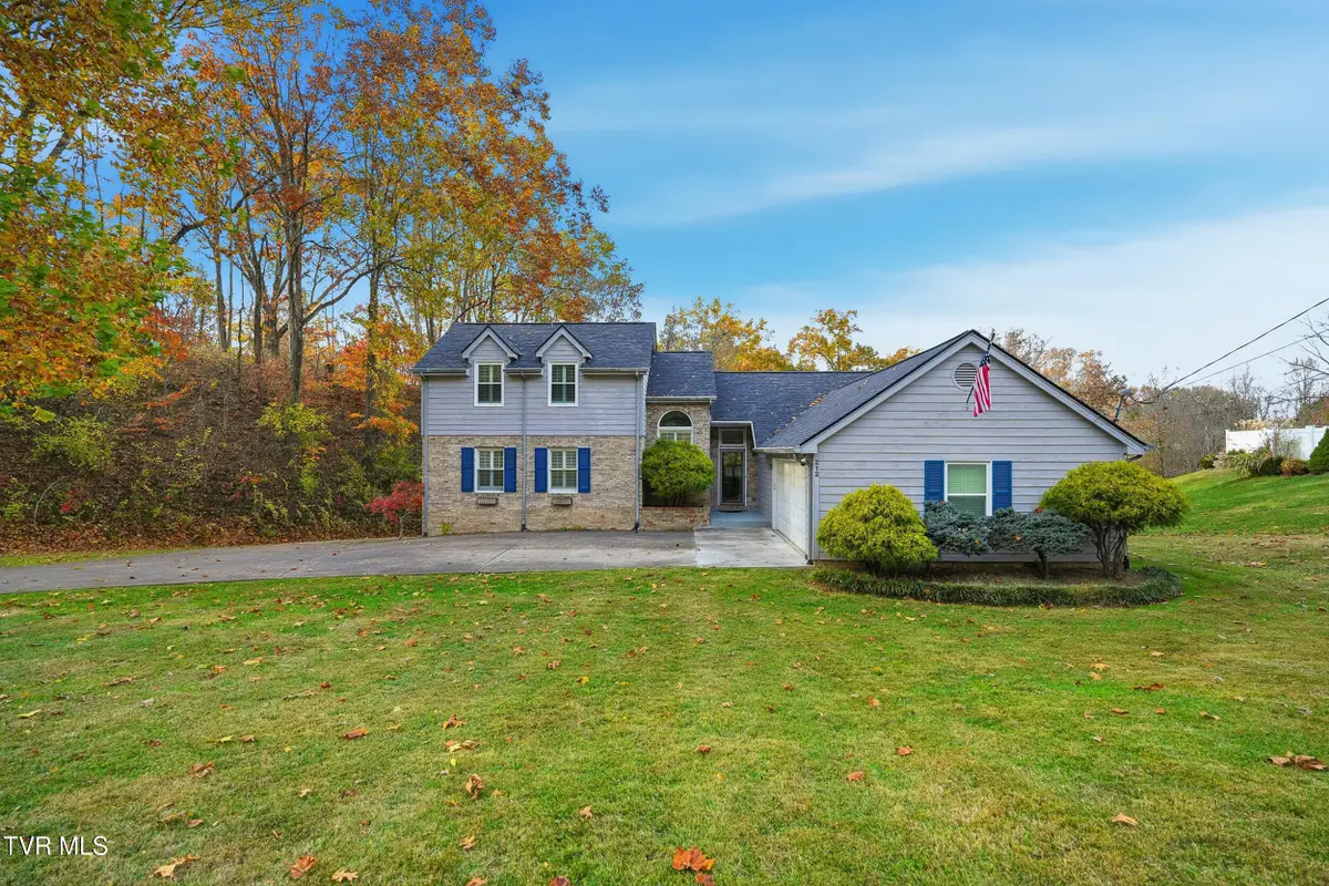 212 Old Castle Road, Kingsport, TN 37660 - Image #1