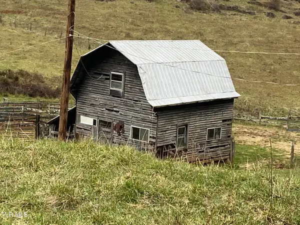 214 Comers Creek Road, Sugar Grove, VA 24375