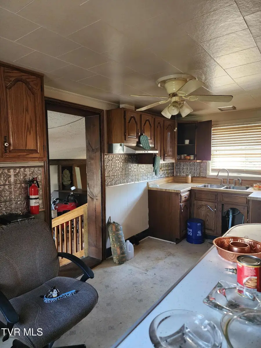 8506 Hickory Street, Pound, VA 24279 - Image #2