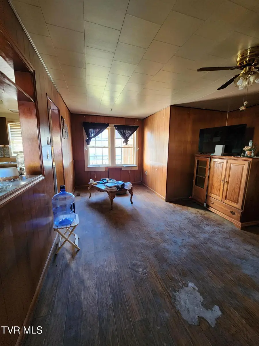 8506 Hickory Street, Pound, VA 24279 - Image #3