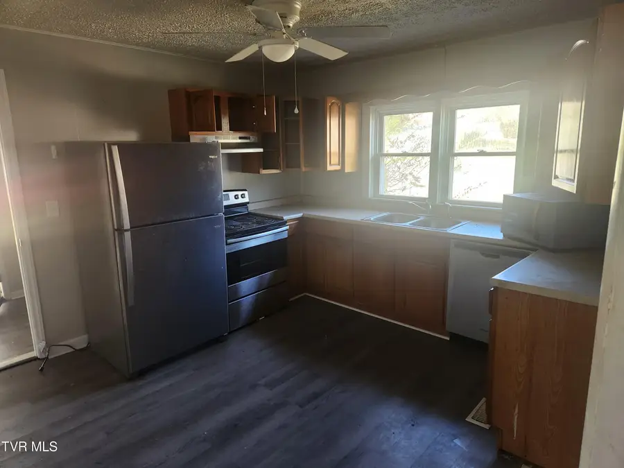 539 Elm Street, Mount Carmel, TN 37645 - Image #2