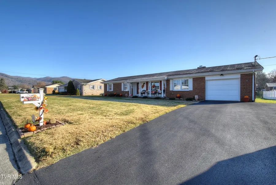 153 Southgate Drive, Elizabethton, TN 37643 - Image #3