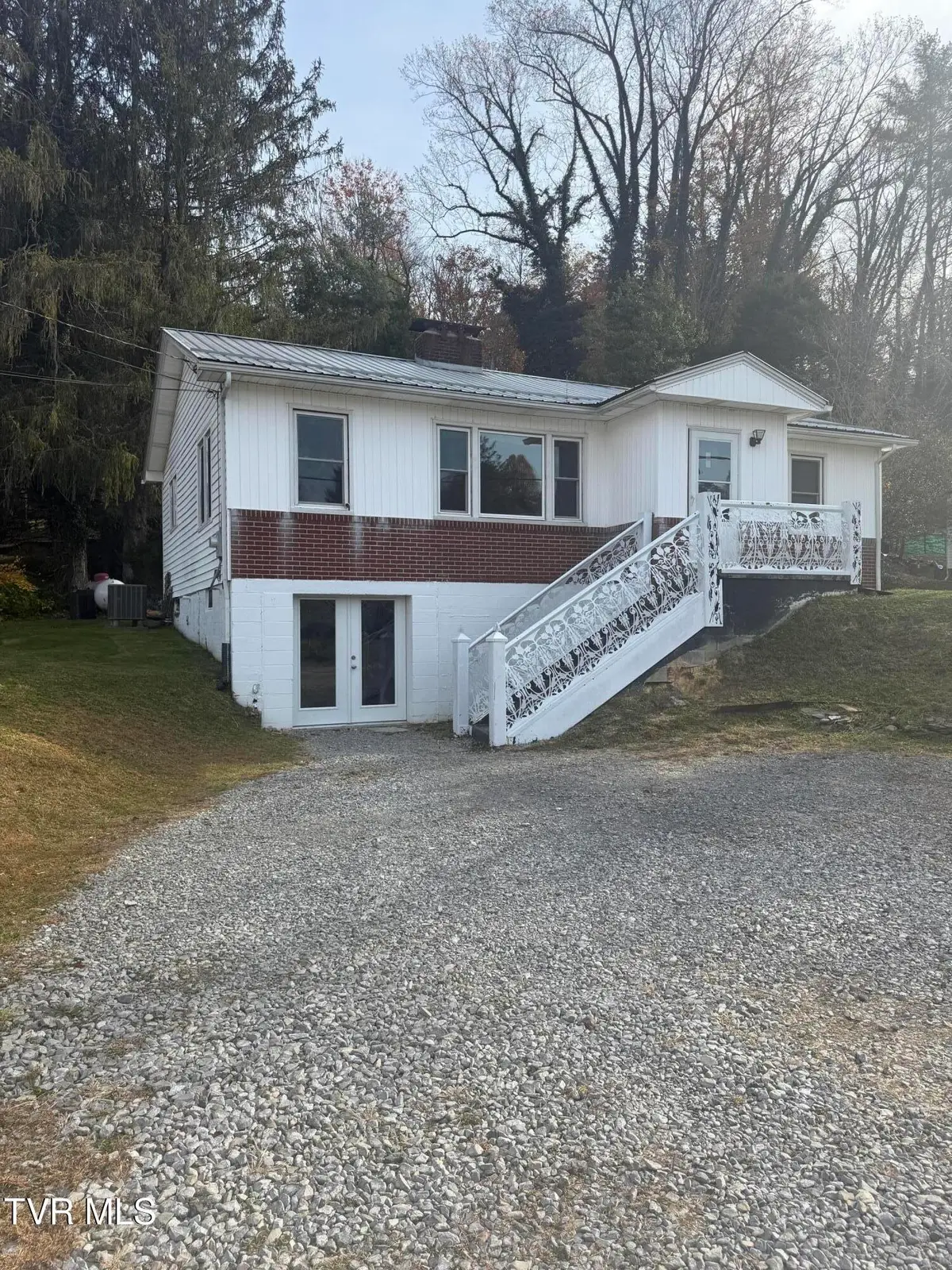 235 Southeast Glade Street, Wise, VA 24293 - Image #1