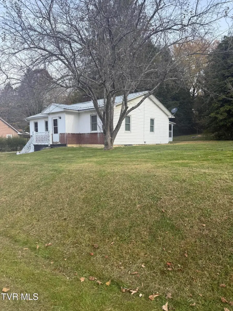 235 Southeast Glade Street, Wise, VA 24293 - Image #2