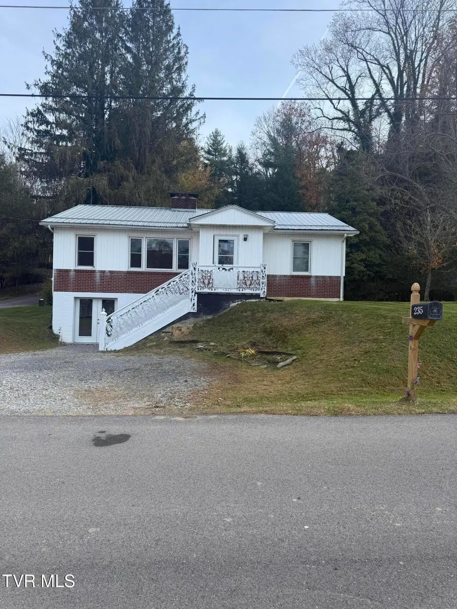 235 Southeast Glade Street, Wise, VA 24293 - Image #3