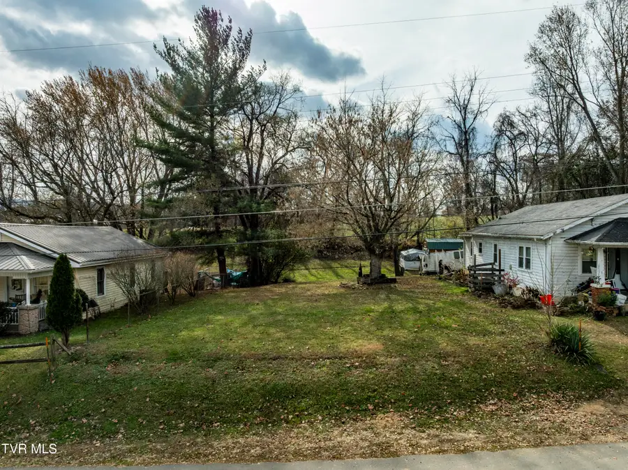 909 Pine Grove Avenue, Johnson City, TN 37601 - Image #2