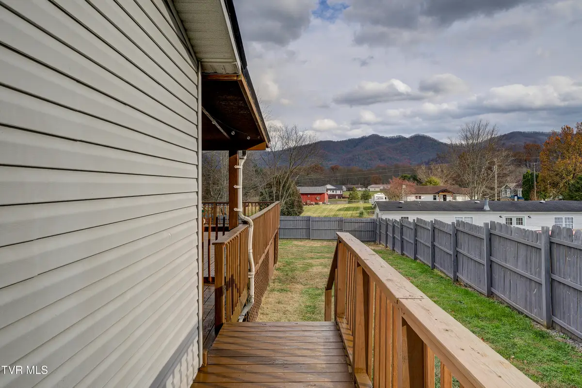 558 Garrison Hollow Road, Elizabethton, TN 37643 - Image #1