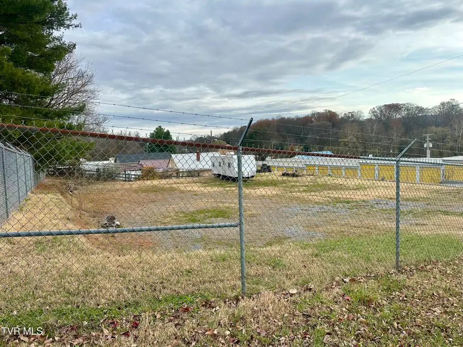 108 Inca Drive, Mount Carmel, TN 37645 - Image #3