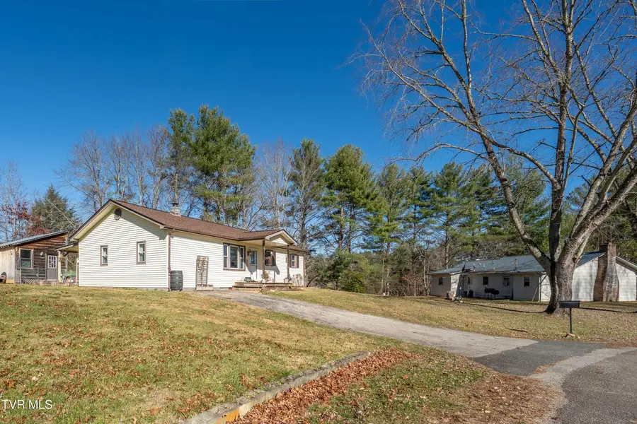 626 Hospital Hill Road, Mountain City, TN 37683 - Image #2