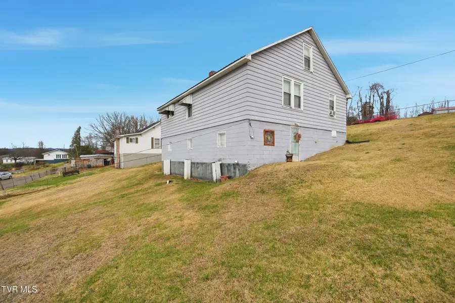 195 Red Oak Ridge Road, Castlewood, VA 24224 - Image #3