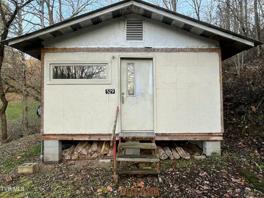 529 Stallard Lawson Cemetary Lane Lane, Fort Blackmore, VA 24250 - Image #2