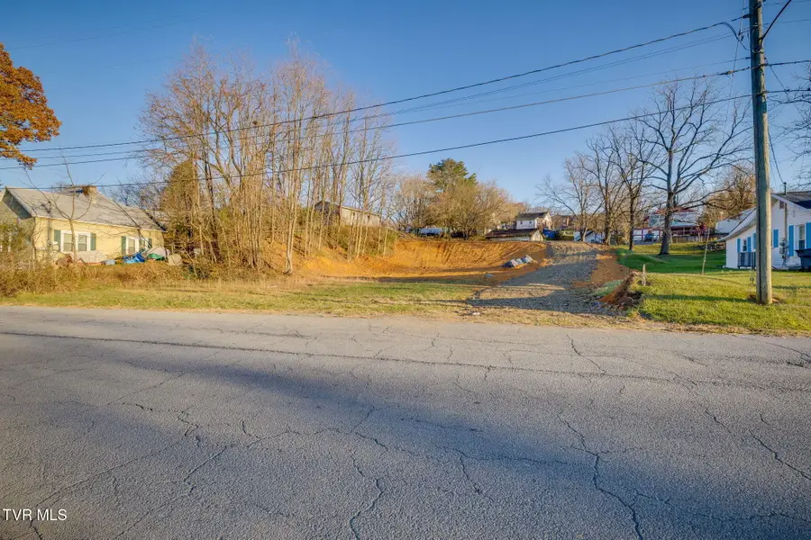 544 Oakwood Street, Bristol, TN 37620 - Image #2