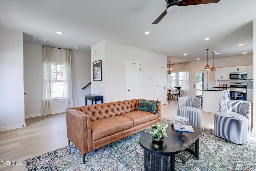 4201 Gambrel Oaks Street, Blountville, TN 37617 - Image #3