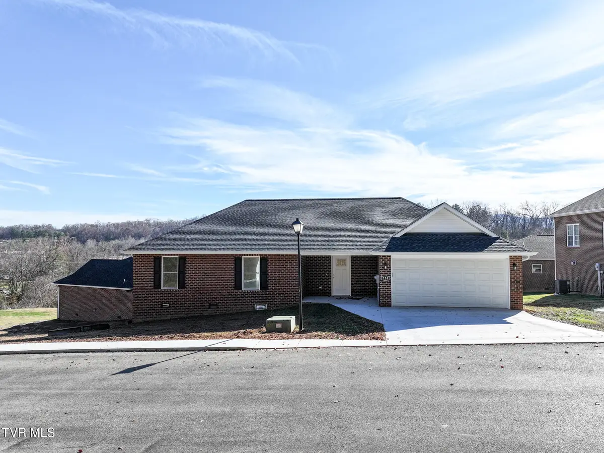 124 Keeneland Circle, Greeneville, TN 37743 - Image #1