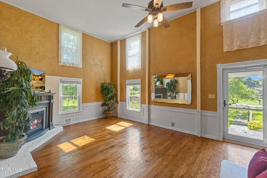 1005 Old Snapps Ferry Road, Chuckey, TN 37641 - Image #2