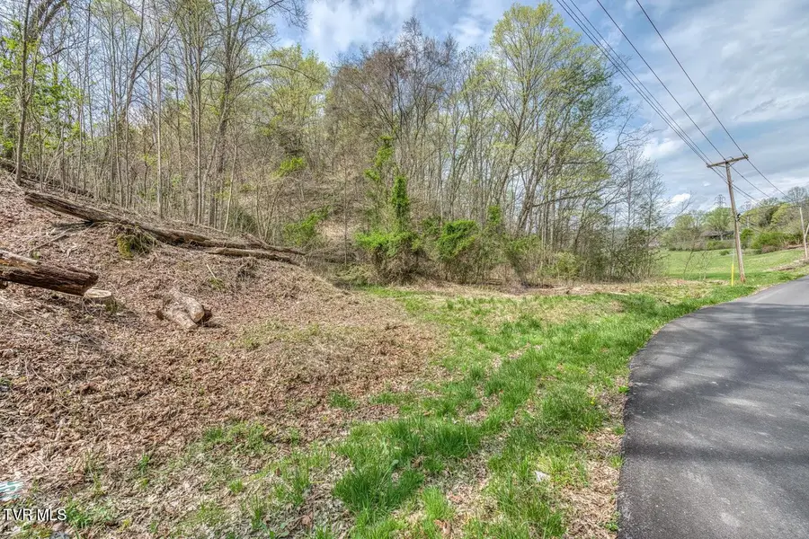 635 Harbor Springs Road, Kingsport, TN 37664 - Image #2