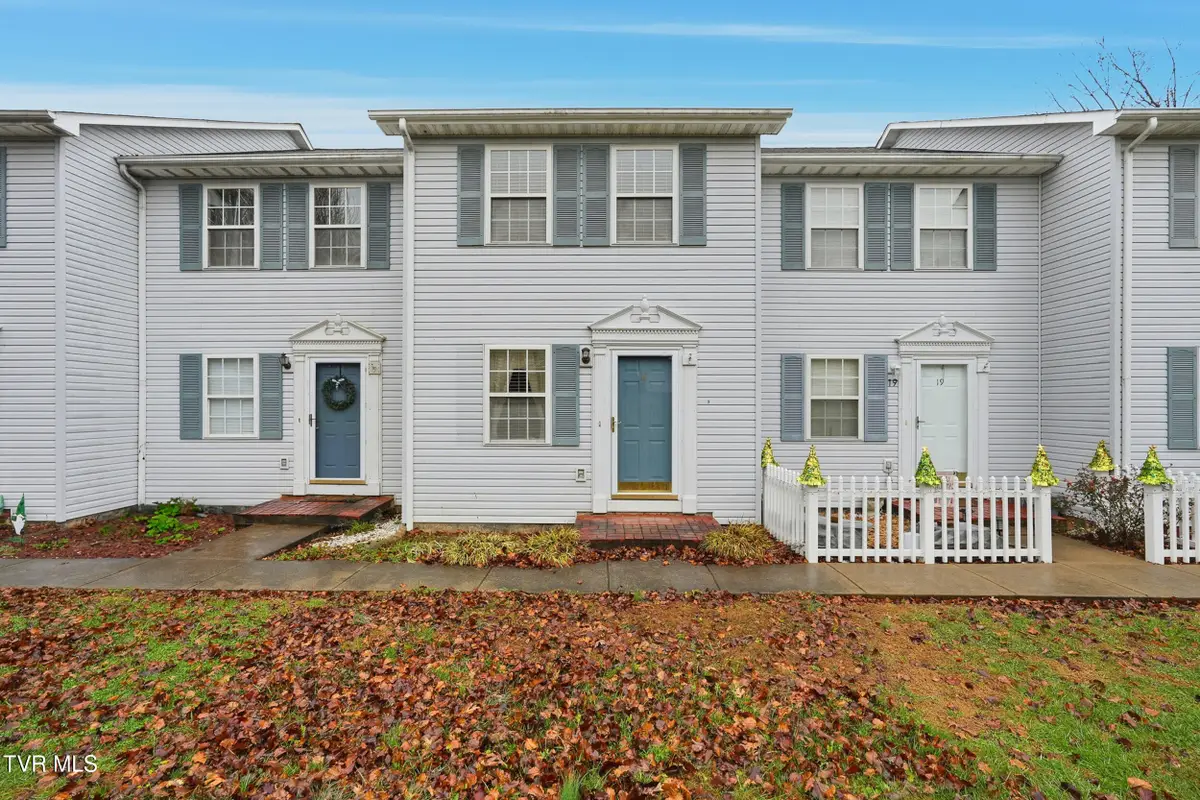 219 Hunter Hills Circle #18, Bristol, TN 37620 - Image #1