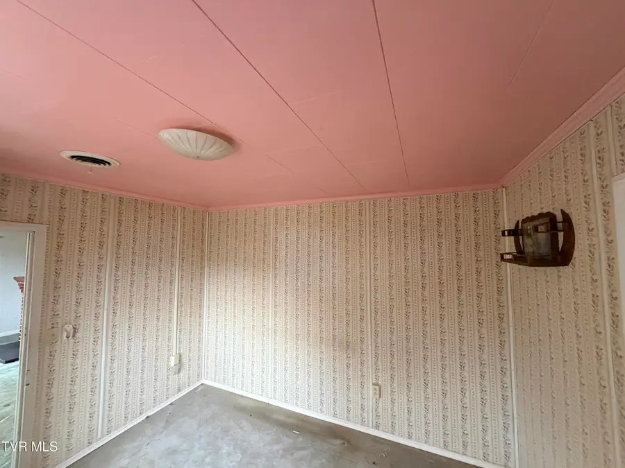 59 Munsey Drive, Lebanon, VA 24266 - Image #3