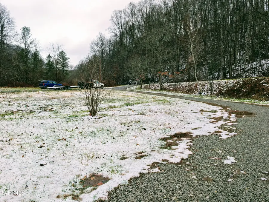 7737 Birchfield Road, Pound, VA 24279 - Image #3