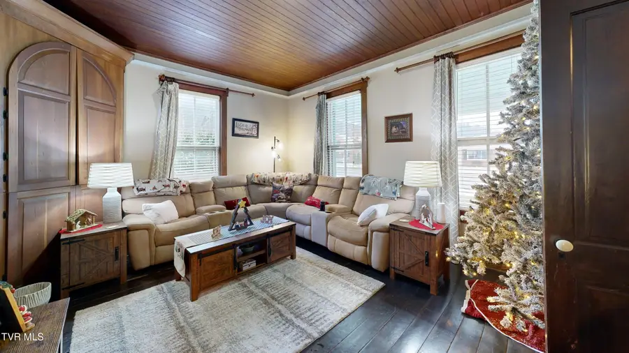 212 Main Street, Roan Mountain, TN 37687 - Image #3