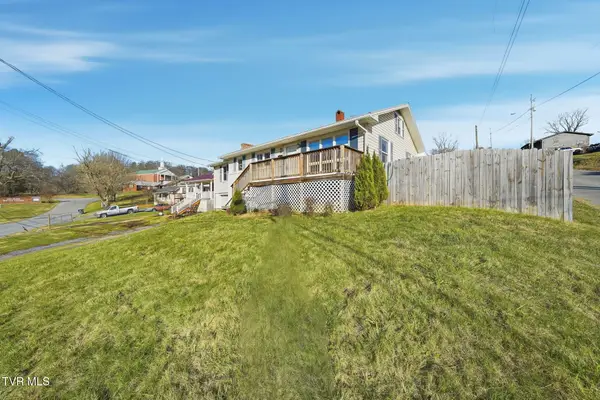 200 Independence Avenue, Mount Carmel, TN 37645