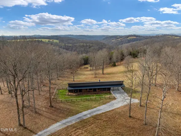 393 Holt Ridge Road, Tazewell, TN 37879