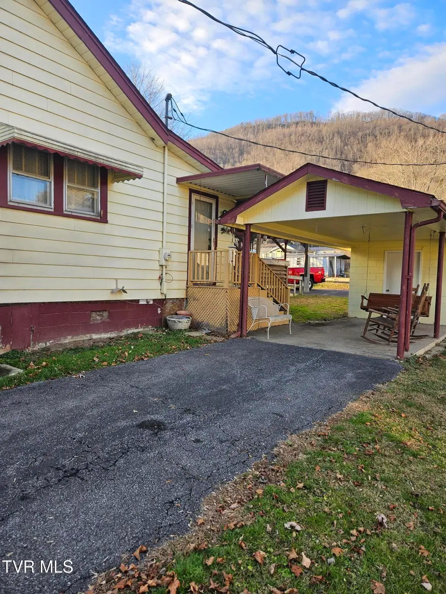 2015 4th Ave E, Big Stone Gap, VA 24219 - Image #3