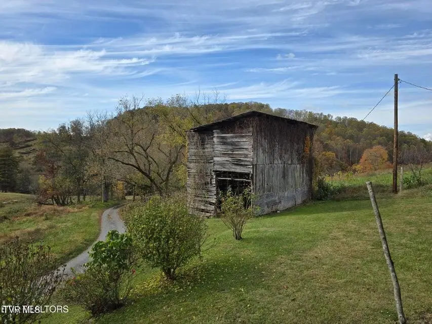 227 Elihu Road, Sneedville, TN 37869 - Image #2