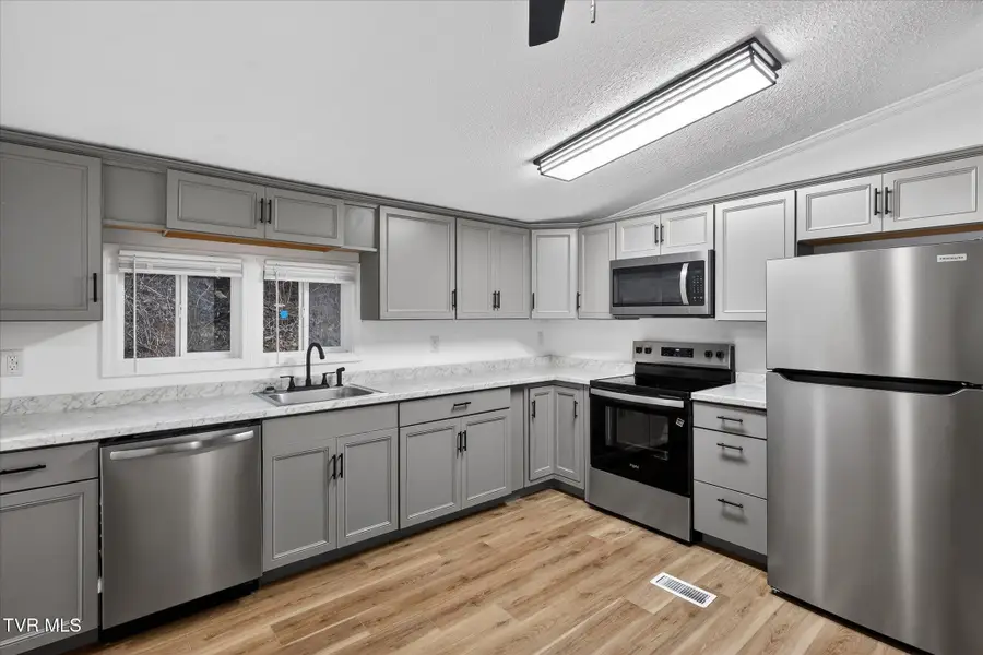 10657 Oak Grove Road, Bristol, VA 24202 - Image #2