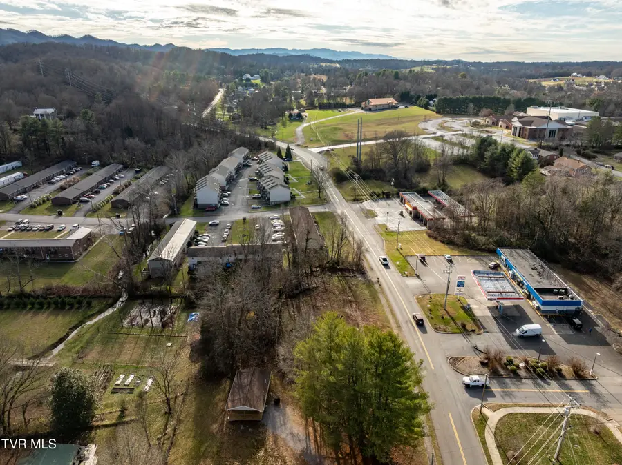 2301 South Greenwood Drive, Johnson City, TN 37604 - Image #3